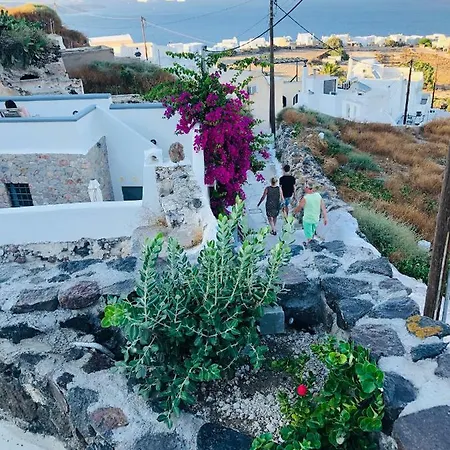 Marann Cave Akrotiri (Santorini)
