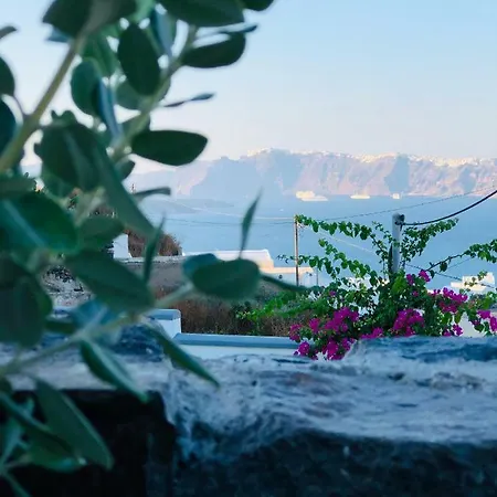 Marann Cave * Akrotírion