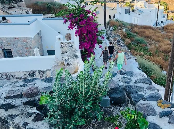 Marann Cave Akrotiri (Santorini)