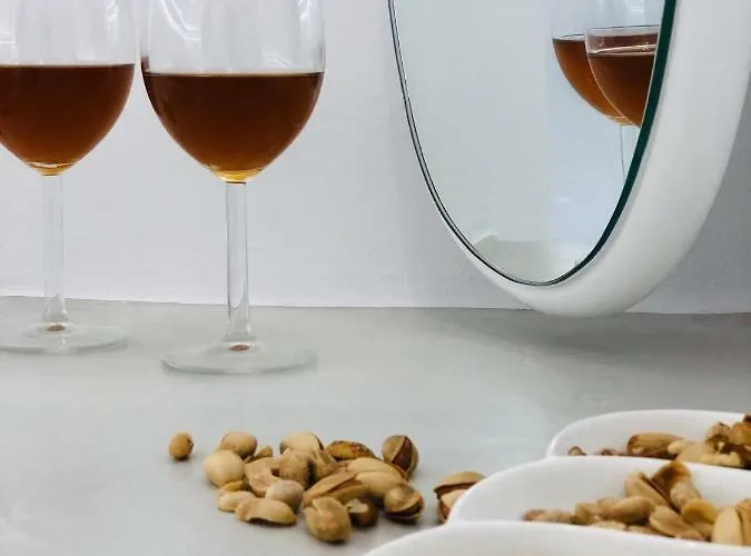 Marann Cave * Akrotiri (Santorini)